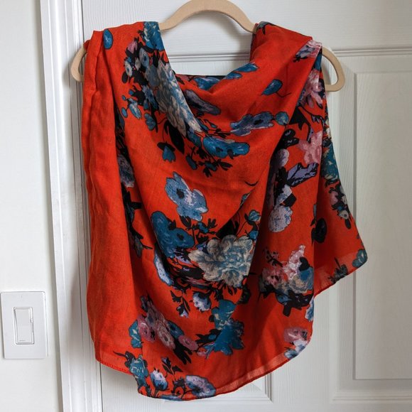 NWT Stitch Fix Octavia Garland Red with Blue Floral Pattern Infinity Scarf - Picture 1 of 9